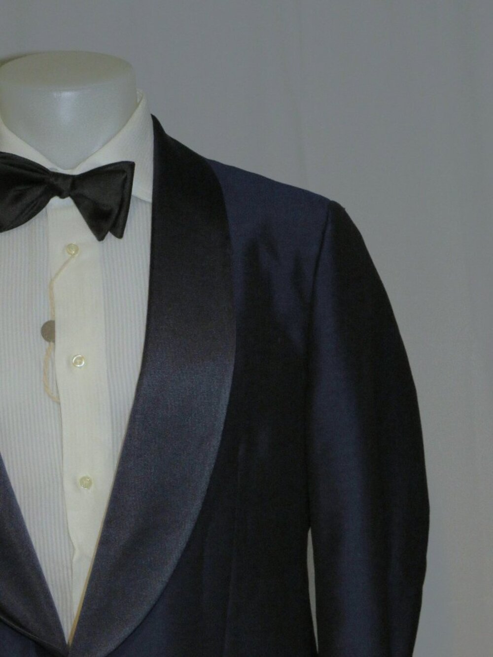 ISAIA Baby Hair Navy Sharkskin Current Gregory One Button Tuxedo 44R
